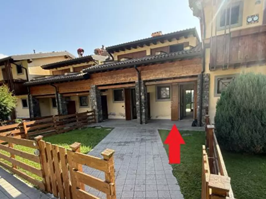 Immagine 2 di Appartamento in vendita  in Via Roccolo a Sant'omobono Imagna