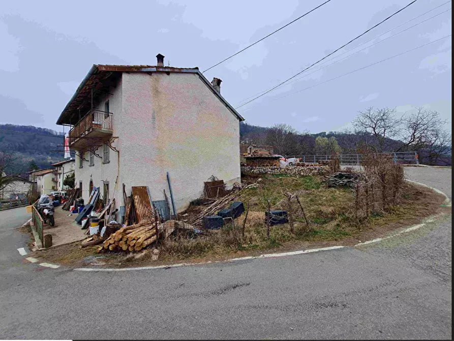 Immagine 1 di Porzione di casa in vendita  in Via Dante Alighieri a Blello