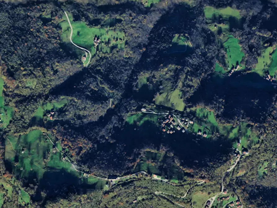 Immagine 13 di Magazzino in vendita  in via Dante Alighieri a Blello