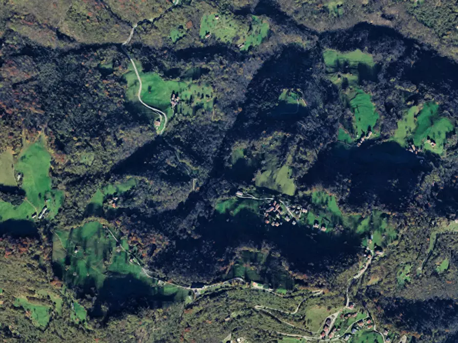 Immagine 14 di Magazzino in vendita  in via Dante Alighieri a Blello