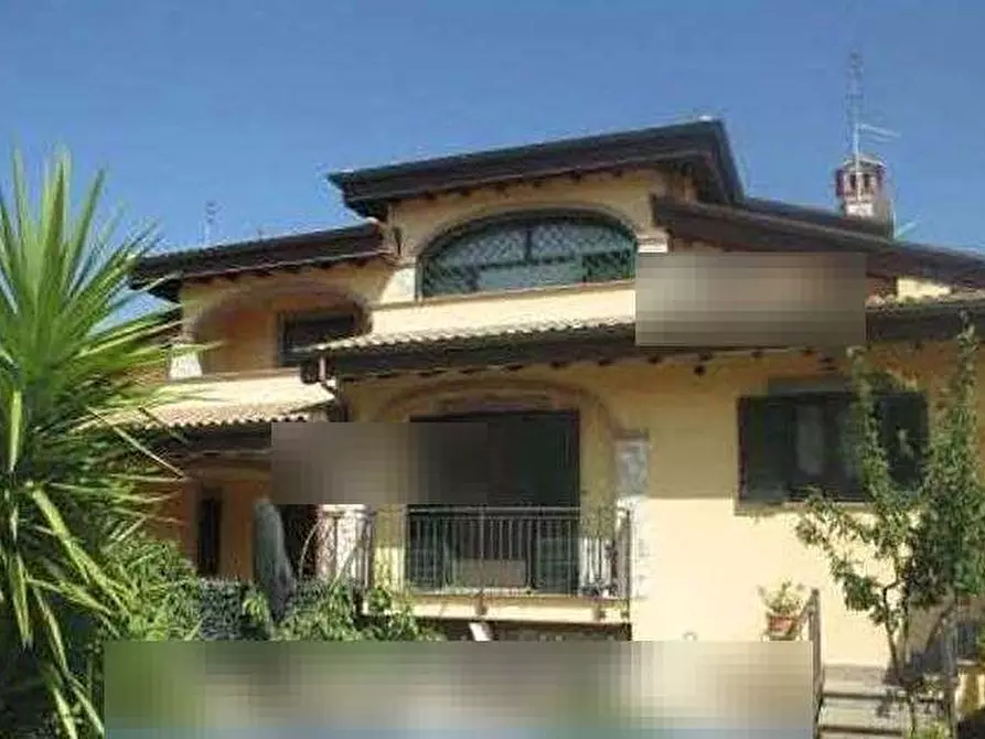 Immagine 1 di Villa in vendita  in Vicolo di S. Matteo a Roma