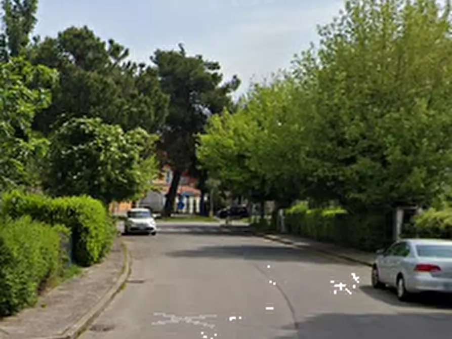 Immagine 15 di Appartamento in vendita  in Via Oroboni  a Venezia