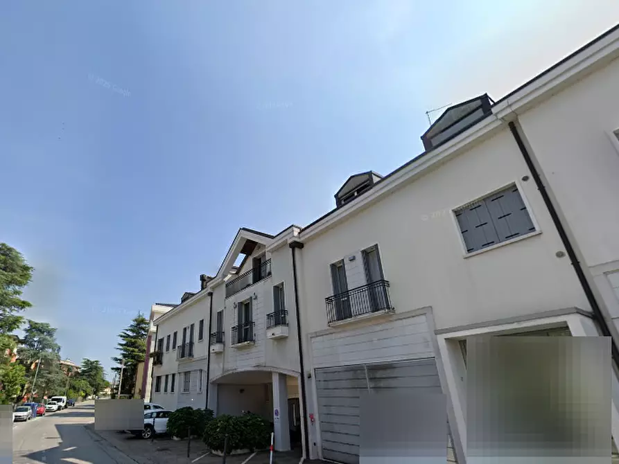 Immagine 6 di Appartamento in vendita  in Via Jacopo Crescini a Padova