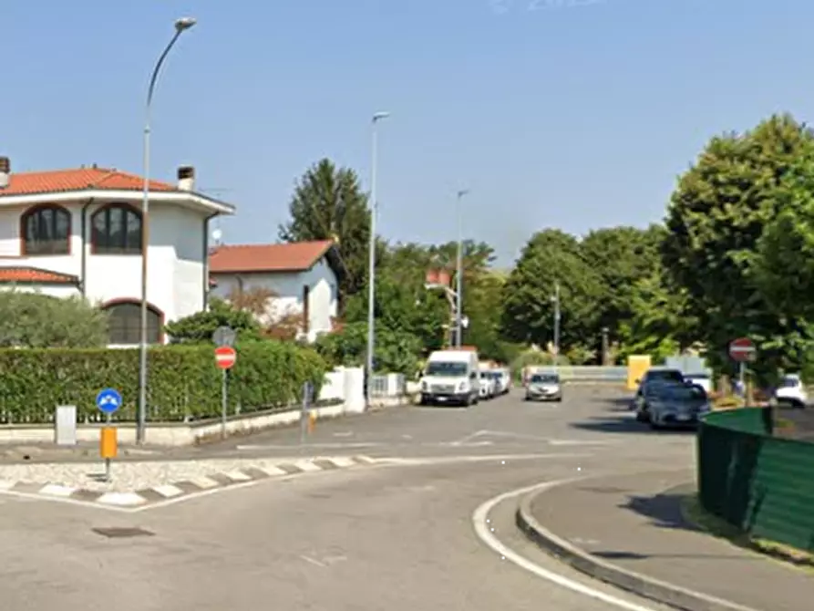 Immagine 11 di Negozio in vendita  in Via Leonardo da vinci a Vermezzo Con Zelo