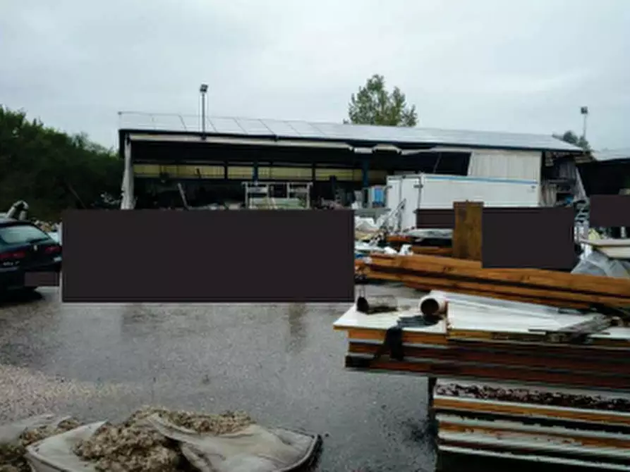 Immagine 1 di Laboratorio in vendita  in Via Passo Barca a Susegana