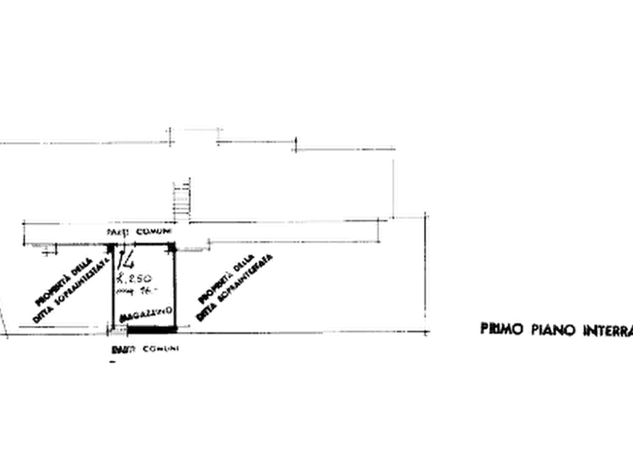 Immagine 12 di Garage in vendita  in P.zza Garibaldi a Lesmo