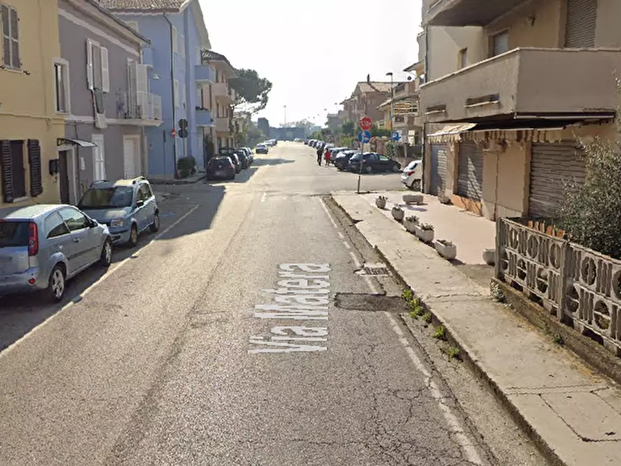 Immagine 10 di Laboratorio in vendita  in Via Matera a Porto Sant'elpidio