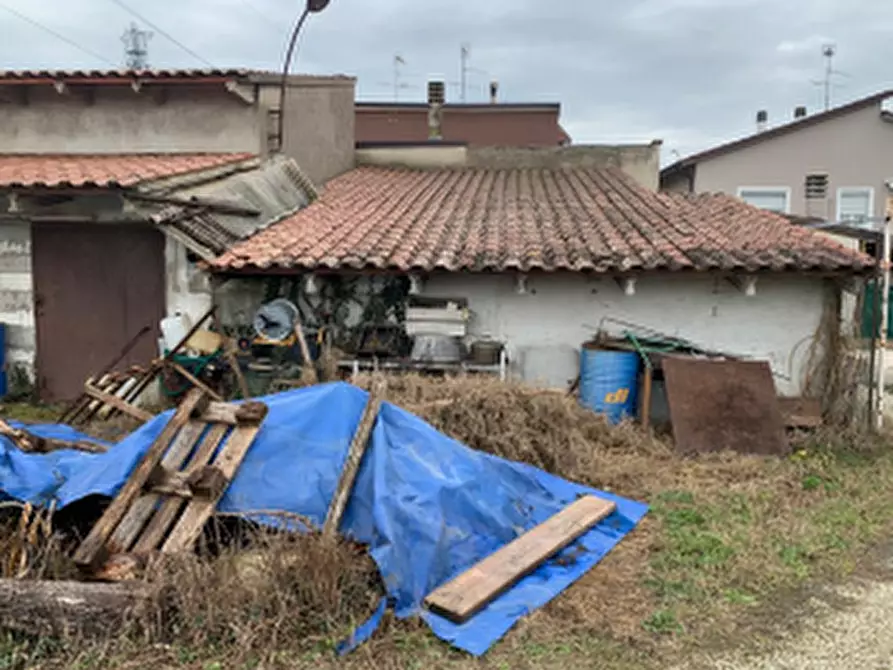 Immagine 3 di Magazzino in vendita  in Via Learco Guerra a Curtatone