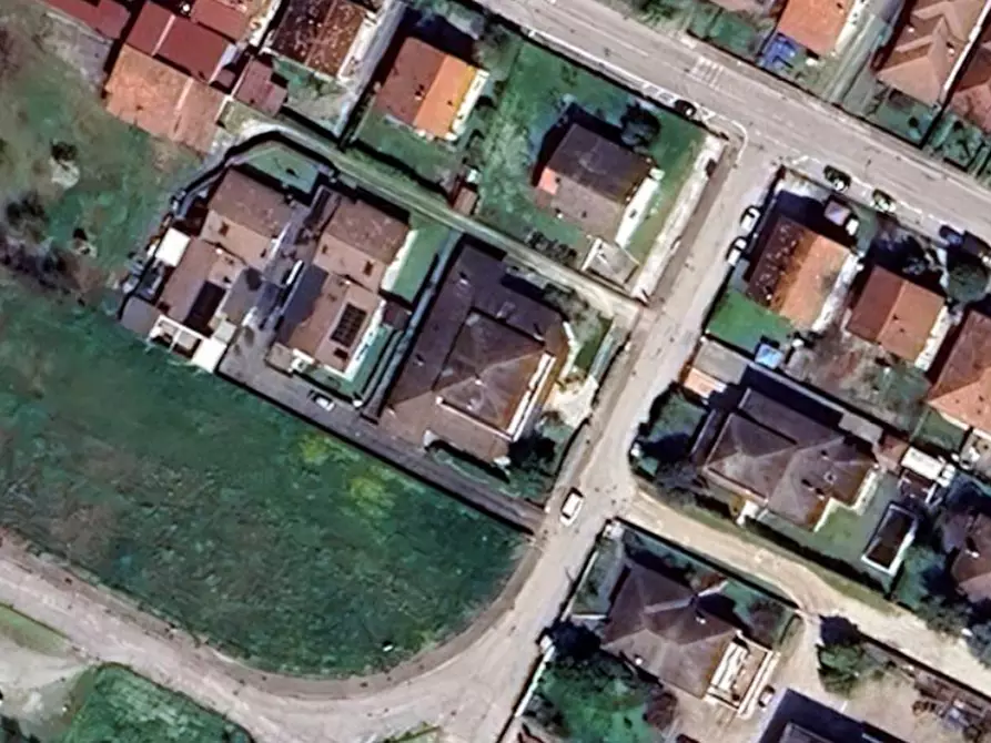 Immagine 9 di Magazzino in vendita  in Via Learco Guerra a Curtatone