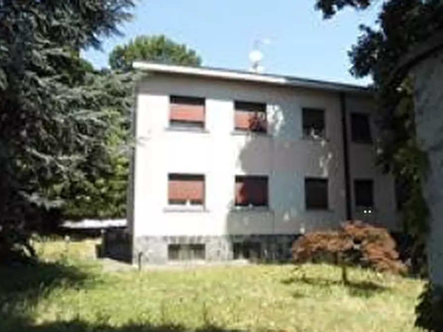 Immagine 6 di Appartamento in vendita  in Via Garibaldi  a Carugo