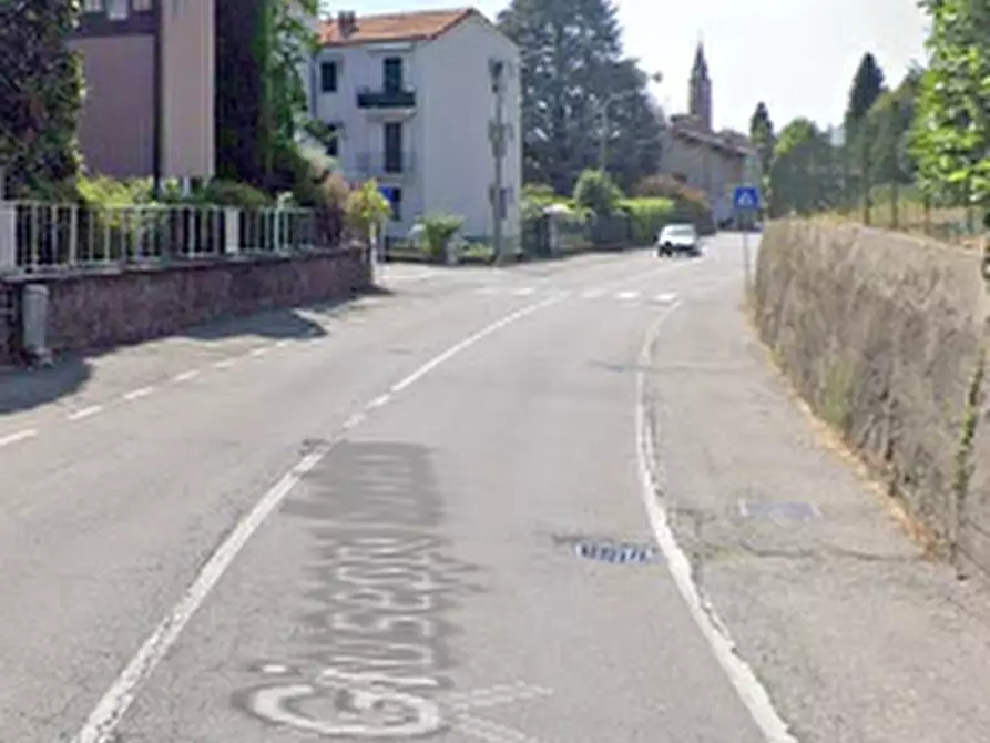 Immagine 14 di Appartamento in vendita  in Via Garibaldi  a Carugo