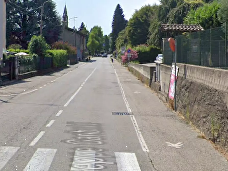 Immagine 15 di Appartamento in vendita  in Via Garibaldi  a Carugo