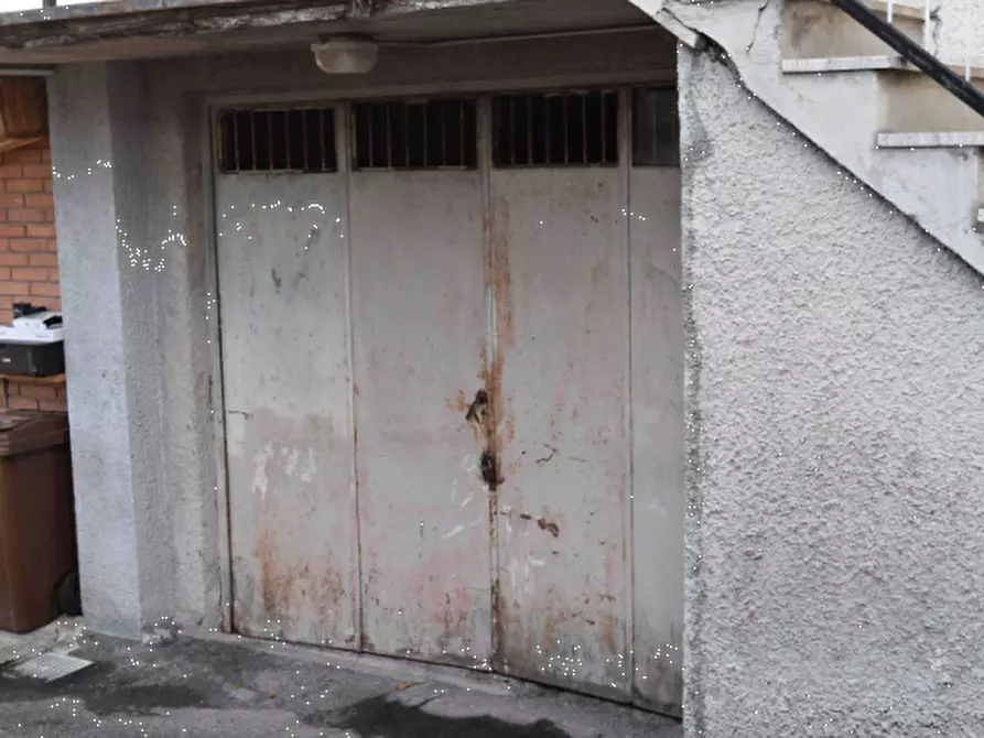 Immagine 2 di Garage in vendita  in Via Antonio Locatelli a Castione Della Presolana