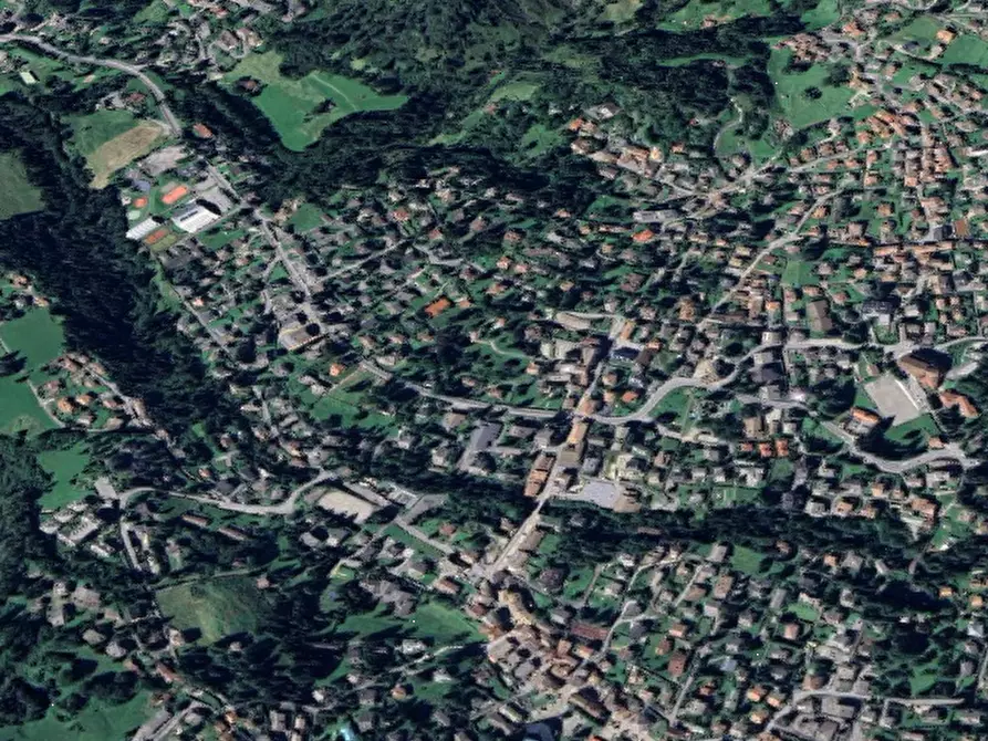 Immagine 7 di Garage in vendita  in Via Antonio Locatelli a Castione Della Presolana