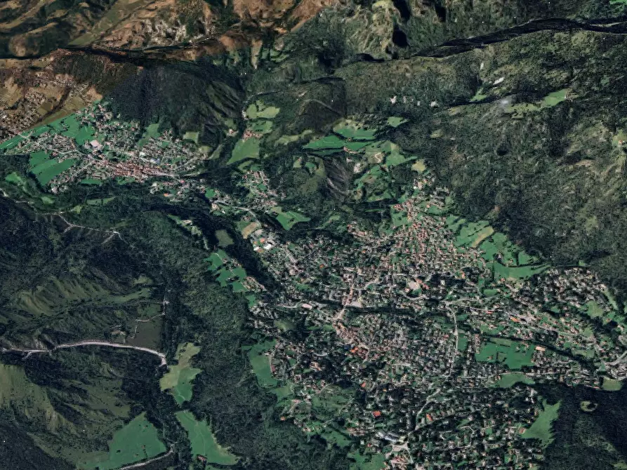 Immagine 8 di Garage in vendita  in Via Antonio Locatelli a Castione Della Presolana