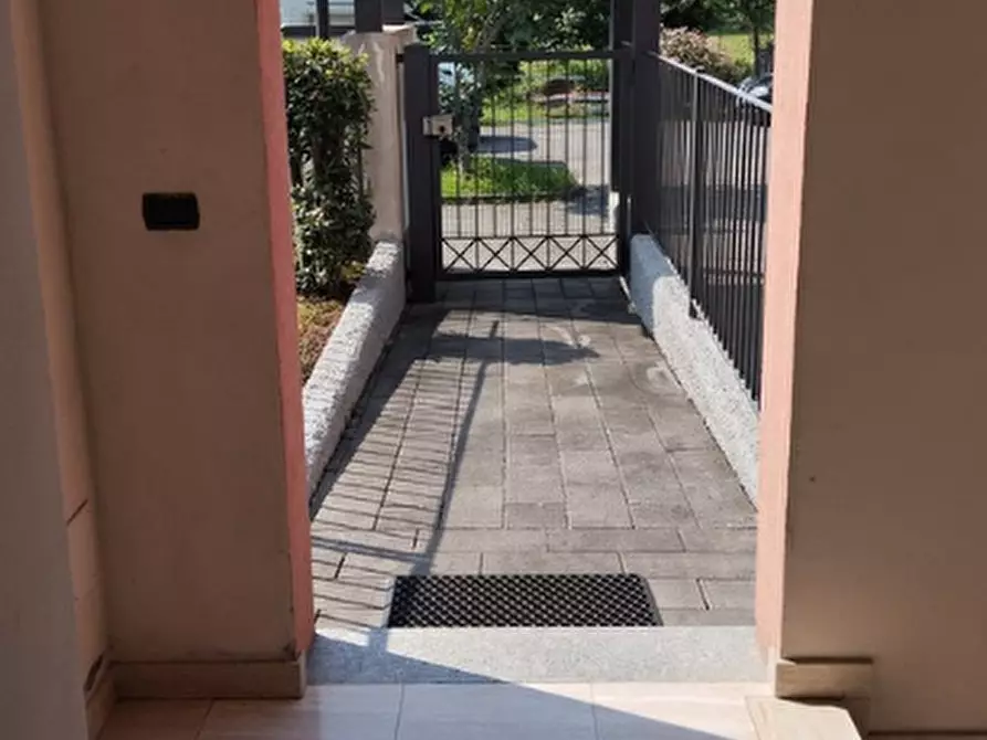 Immagine 1 di Appartamento in vendita  in Via Piemonte a Pontirolo Nuovo