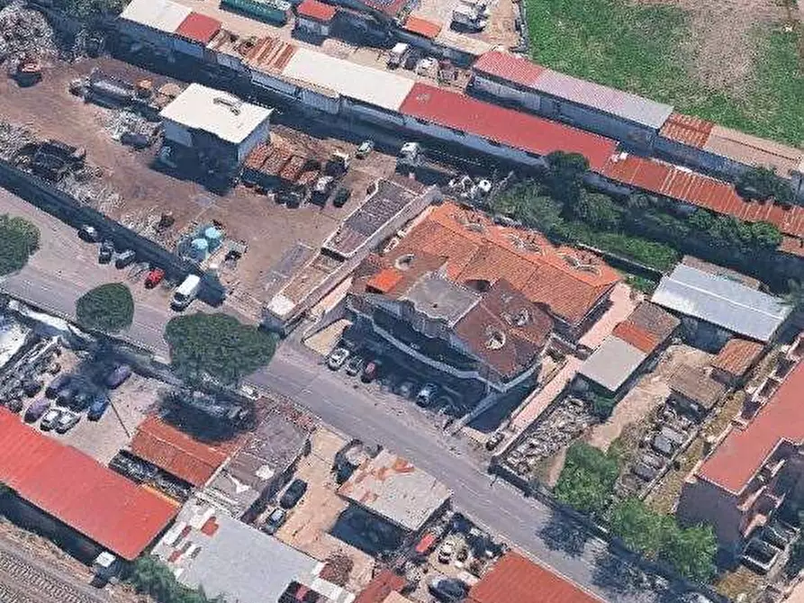 Immagine 9 di Garage in vendita  in Via della Magliana a Roma