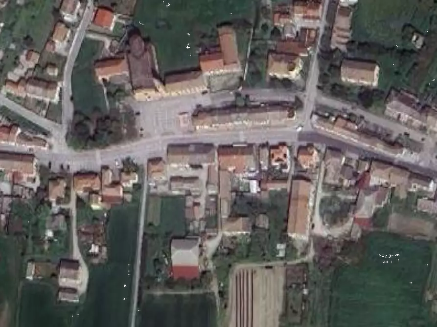 Immagine 1 di Negozio in vendita  in Piazza Libertà a Riva Del Po