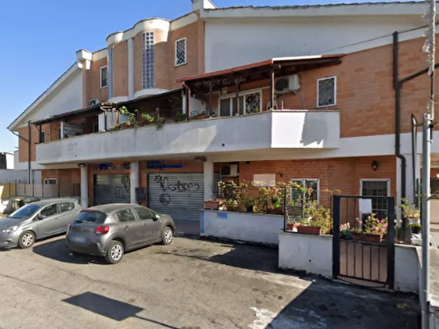 Immagine 3 di Garage in vendita  in Via della Magliana a Roma