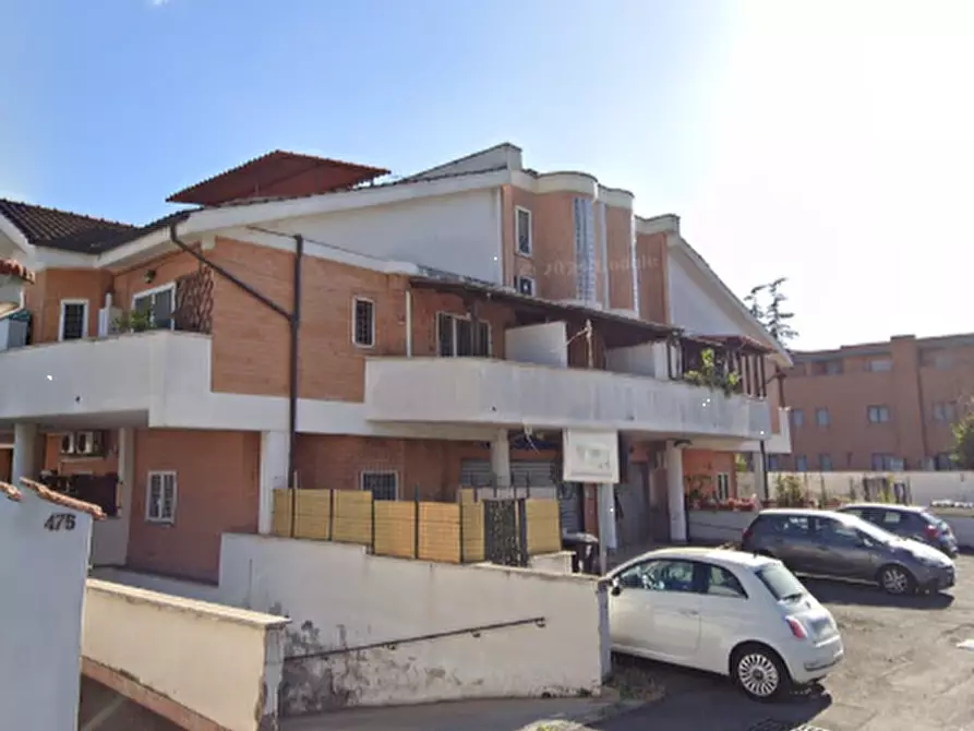 Immagine 6 di Garage in vendita  in Via della Magliana a Roma