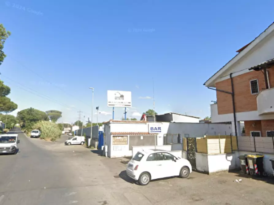 Immagine 12 di Garage in vendita  in Via della Magliana a Roma