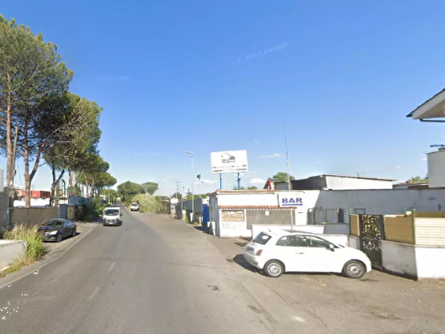 Immagine 11 di Garage in vendita  in Via della Magliana a Roma