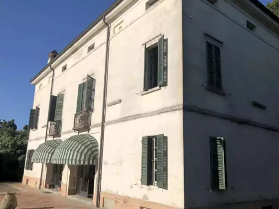 Immagine 1 di Villa in vendita  in Stradello Perizzi a Parma