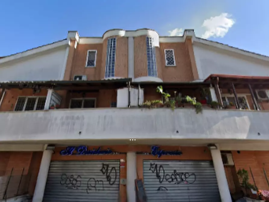 Immagine 8 di Garage in vendita  in Via della Magliana a Roma