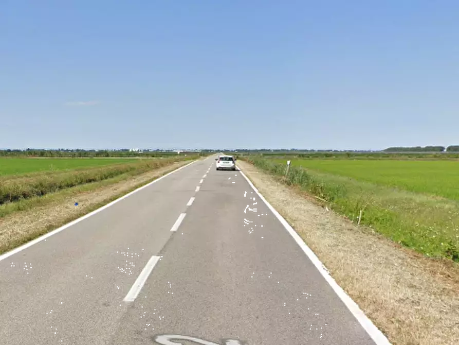 Immagine 6 di Garage in vendita  in Via Ludovico Ariosto a Migliaro