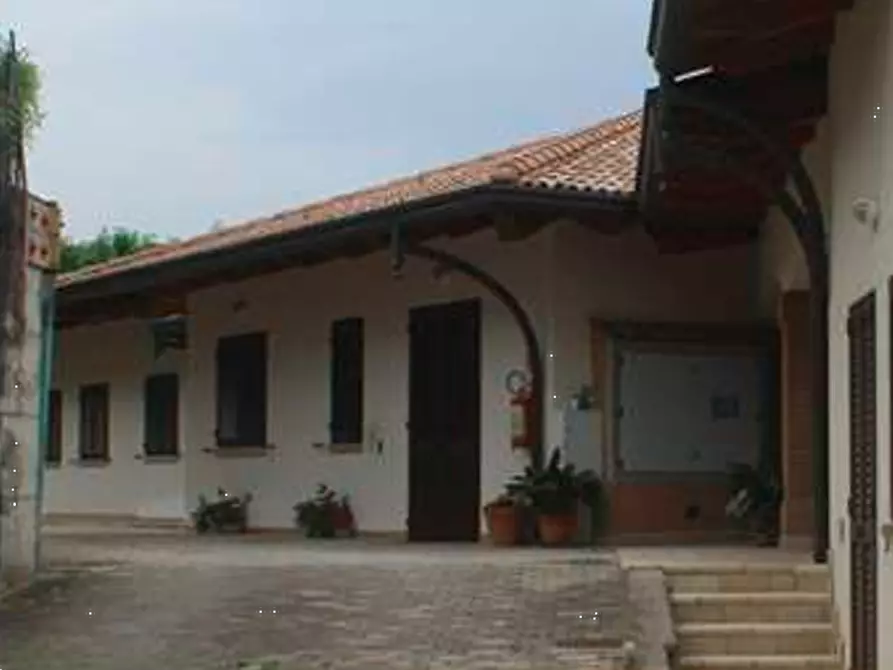 Immagine 2 di Stabile in vendita  in Via Don Minzoni a Castrocaro Terme E Terra Del Sole