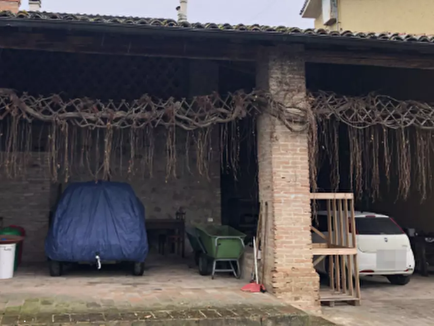 Immagine 1 di Porzione di casa in vendita  in Via Luna Bianca a Varano De' Melegari