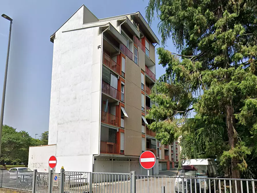 Immagine 4 di Appartamento in vendita  in Via Angelo Emo  a Verona