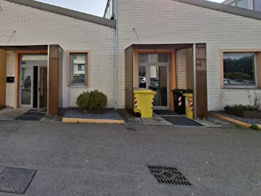 Immagine 1 di Magazzino in vendita  in Via Colorno a Parma