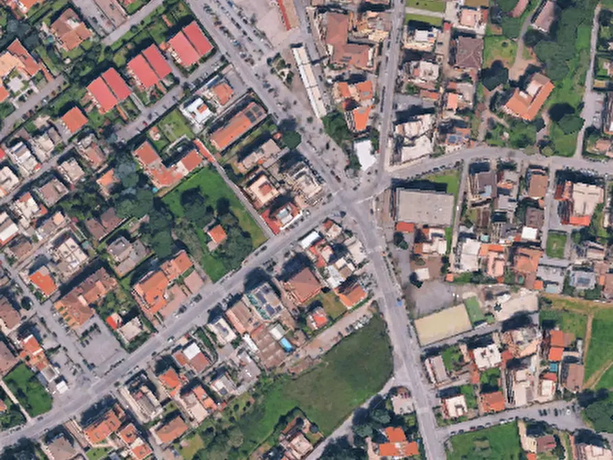 Immagine 9 di Garage in vendita  in Via della Rustica a Roma