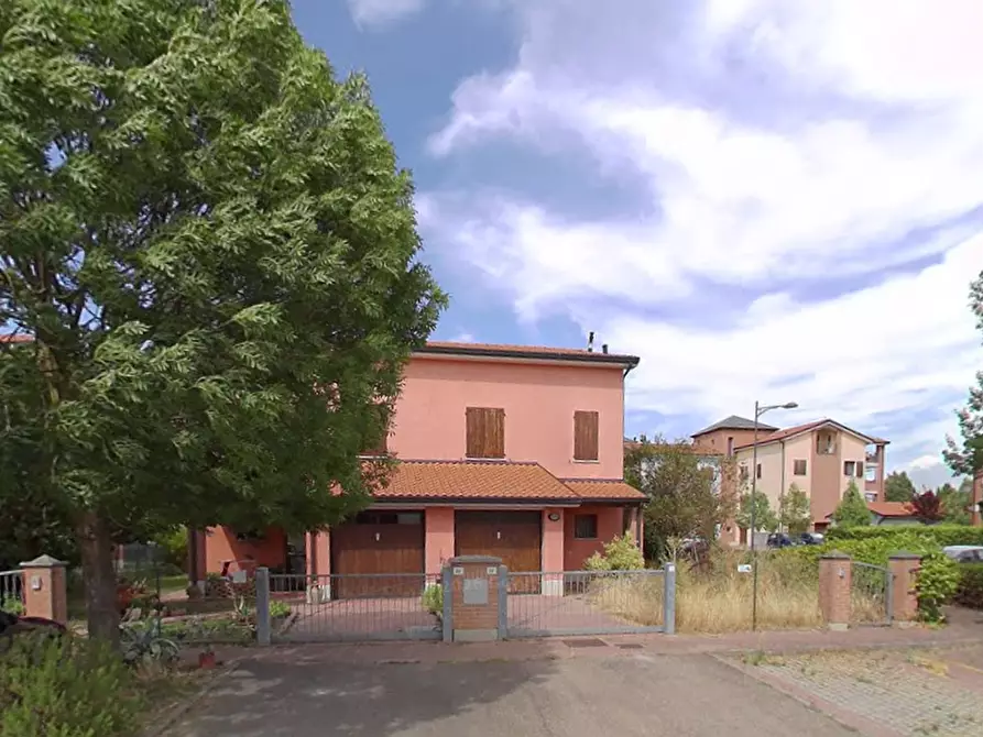 Immagine 9 di Villa in vendita  in Via Dell'Ulivo a Carpi