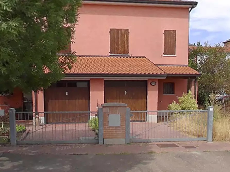 Immagine 10 di Villa in vendita  in Via Dell'Ulivo a Carpi