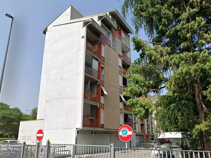 Immagine 2 di Appartamento in vendita  in Via Angelo Emo a Verona