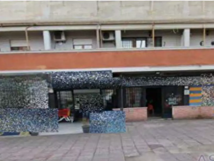 Immagine 1 di Garage in vendita  in Via della Rustica a Roma