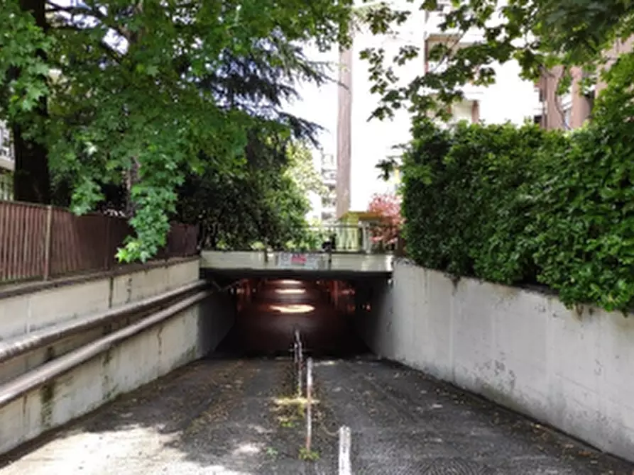 Immagine 3 di Appartamento in vendita  in Via Muzio Clementi a Monza