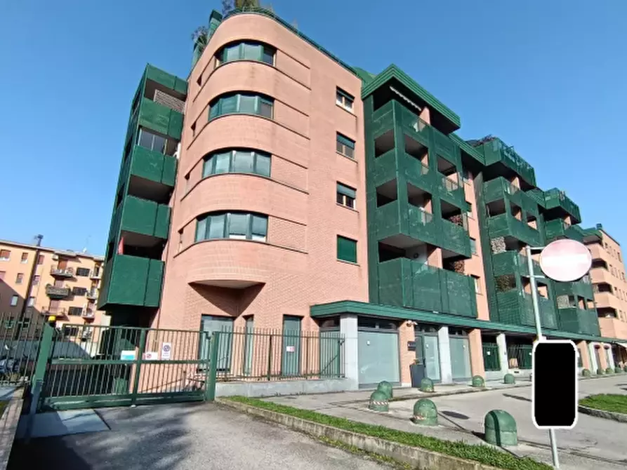 Immagine 3 di Garage in vendita  in Via Giuseppe Ferrari a Monza