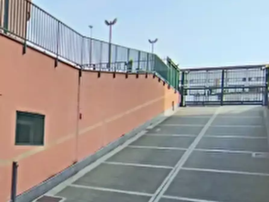 Immagine 5 di Garage in vendita  in Via Giuseppe Ferrari a Monza