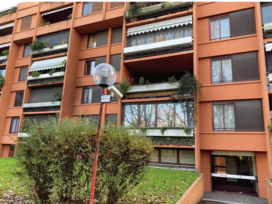 Immagine 1 di Appartamento in vendita  in Via Guglielmo Marconi a Basiglio