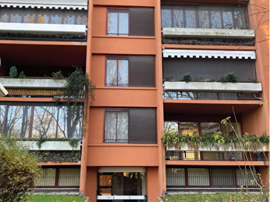 Immagine 3 di Appartamento in vendita  in Via Guglielmo Marconi a Basiglio