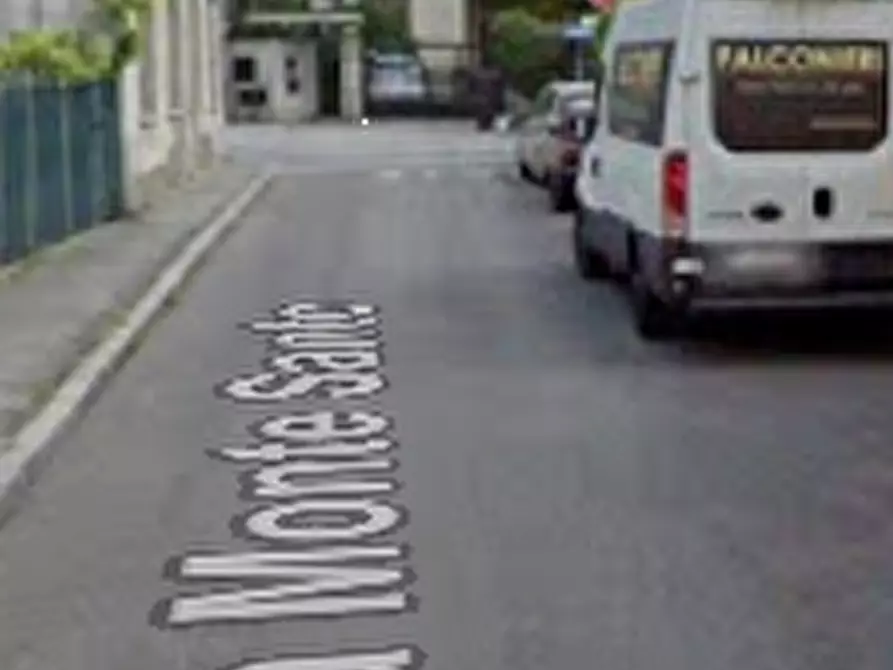 Immagine 2 di Casa indipendente in vendita  in Via Monte Santo a Giussano