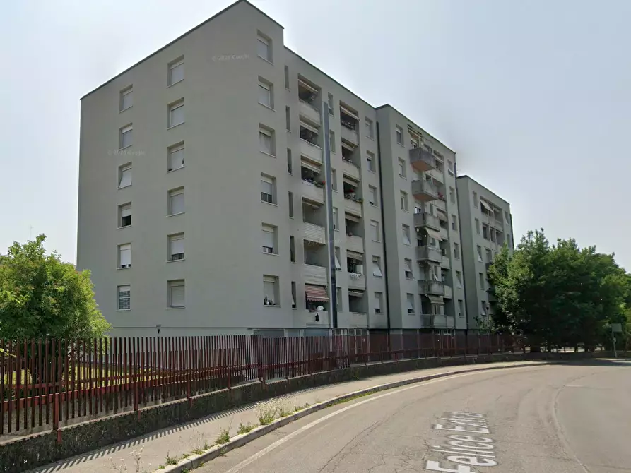 Immagine 3 di Appartamento in vendita  in Via Cimarosa a Verona