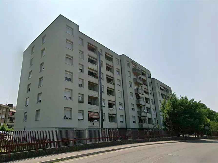 Immagine 8 di Appartamento in vendita  in Via Cimarosa a Verona