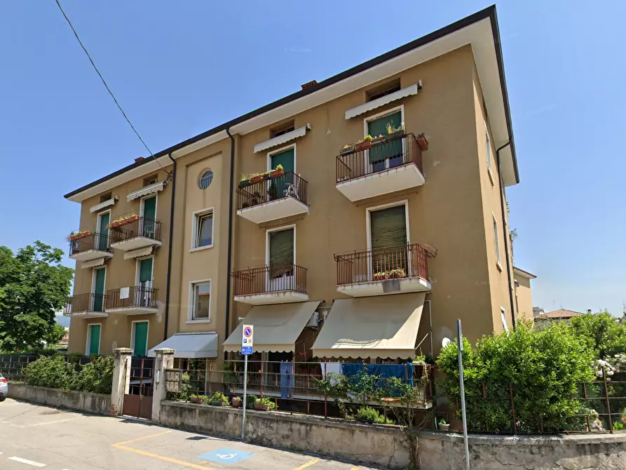Immagine 5 di Appartamento in vendita  in Piazza Vittorio Veneto a Bussolengo