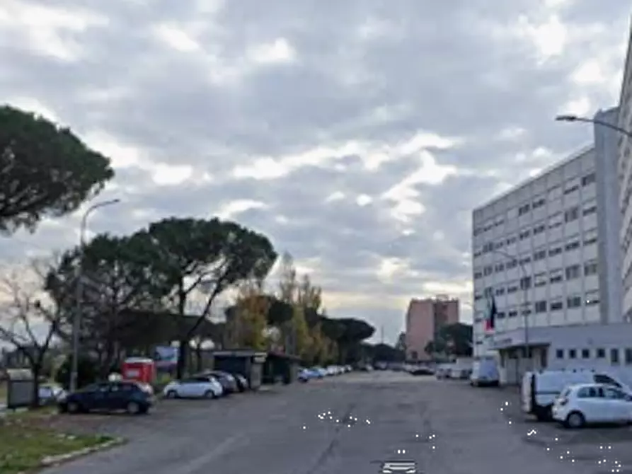 Immagine 8 di Garage in vendita  in Via E. Longoni a Roma