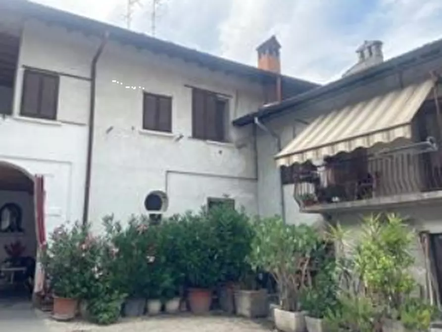 Immagine 1 di Appartamento in vendita  in Piazza S. Francesco a Besana In Brianza