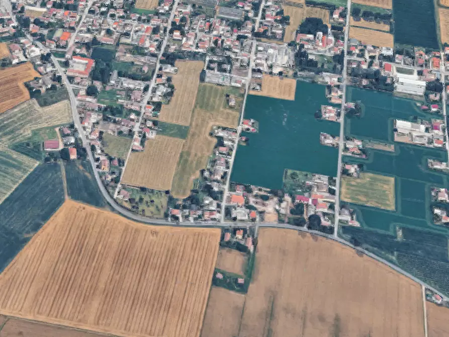 Immagine 1 di Negozio in vendita  in Via Correggio a Cento